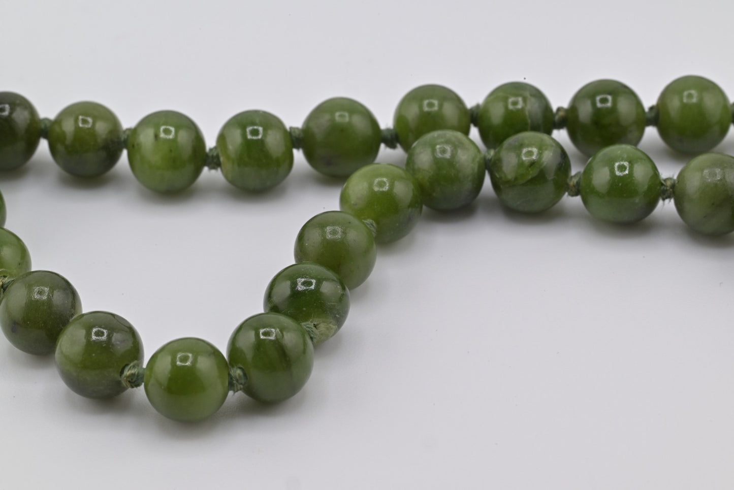 Gorgeous Antique / Vintage Light Spinach Natural Green Jade Beaded Necklace5