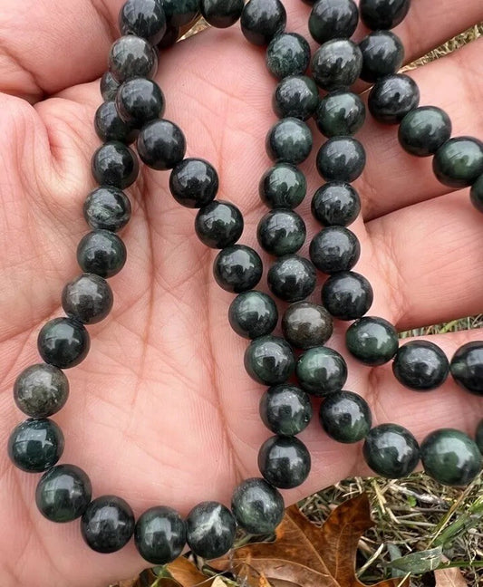 Leaf Green Antique / Vintage Spinach Natural Nephrite Jade Beaded Necklace1