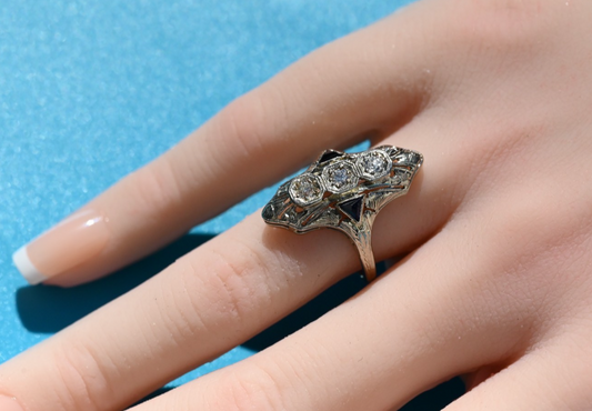 Gorgeous 18K White Gold Edwardian / Art Deco Filigree Diamond & Sapphire Ring1