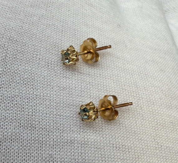 Beautiful Vintage 14k Yellow Gold Earrings with Small Topaz Gems4