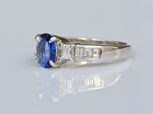 Superb High Quality Platinum Ring with 1 ct Natural Blue Sapphire Gemstone1