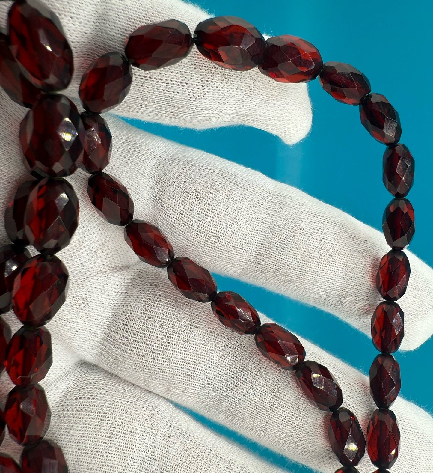 Antique / Vintage Art Deco Faceted Beaded Cherry Bakelite Necklace 44 Gram8