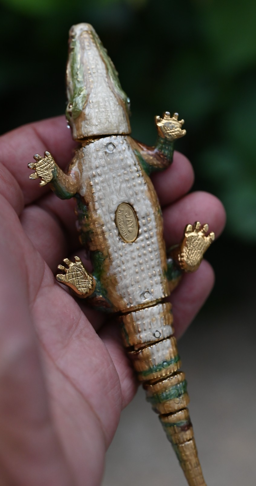 Highly Collectible Jay Strongwater Moveable Baby Alligator with Original Box7