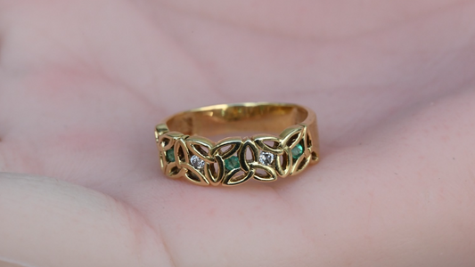 Vintage 10K - 14K Yellow Gold Trinity Knot / Celtic Diamond and Emerald Ring1