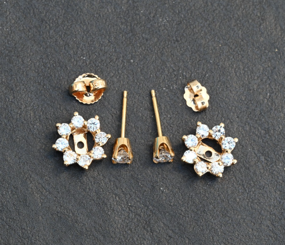Awesome Pair of Floral Design Diamond Stud Earrings in 14k Yellow Gold3