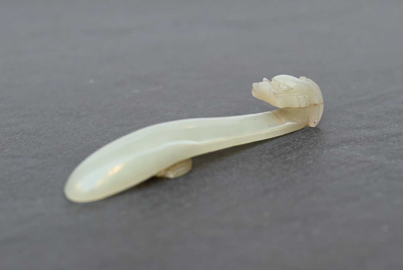 Antique Carved Chinese White Celadon Jade Dragon Belt Hook5