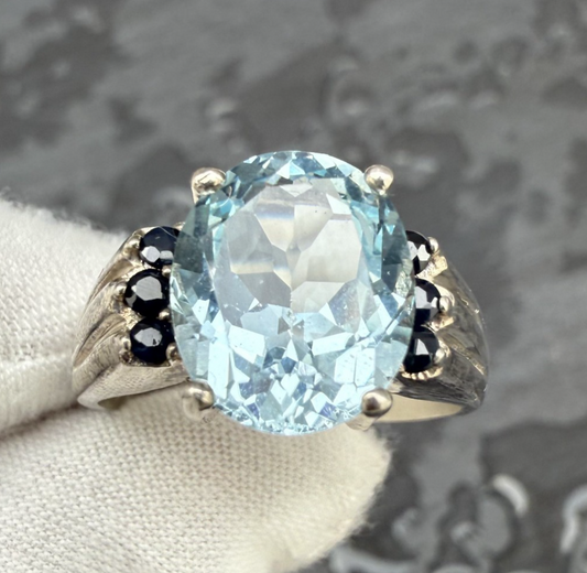 Stunning Sterling Silver Ring with Large Blue Topaz Gemstone1