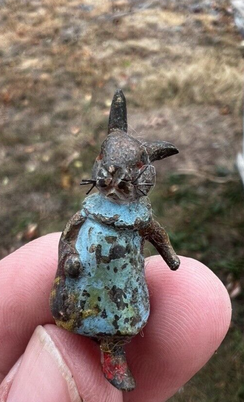 Miniature Antique Peter Rabbit Cold Painted Vienna Bronze Beatrix Potter Figure1