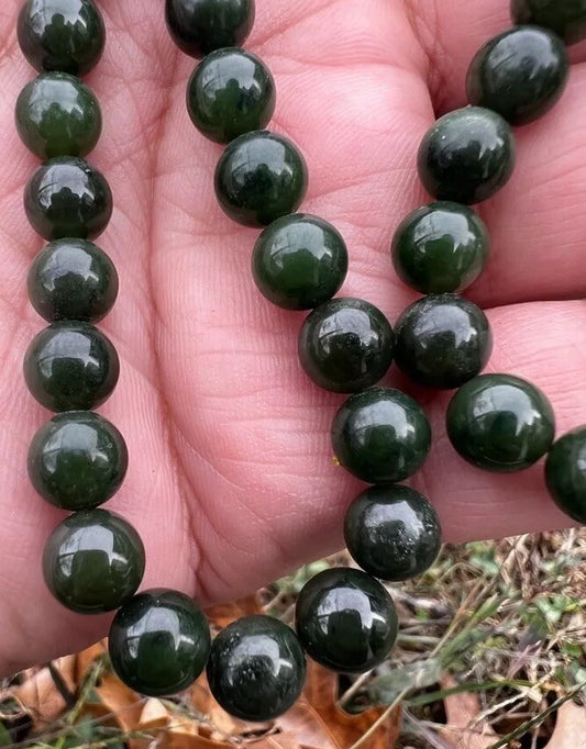 Dark Green Antique / Vintage Spinach Natural Nephrite Jade Beaded Necklace1