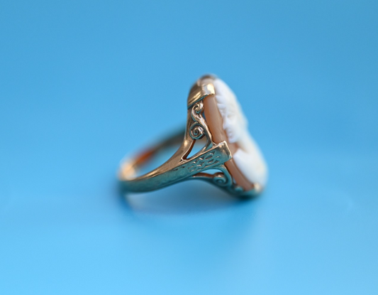Superb Antique Carved Cameo & 10K Yellow Gold Ring1