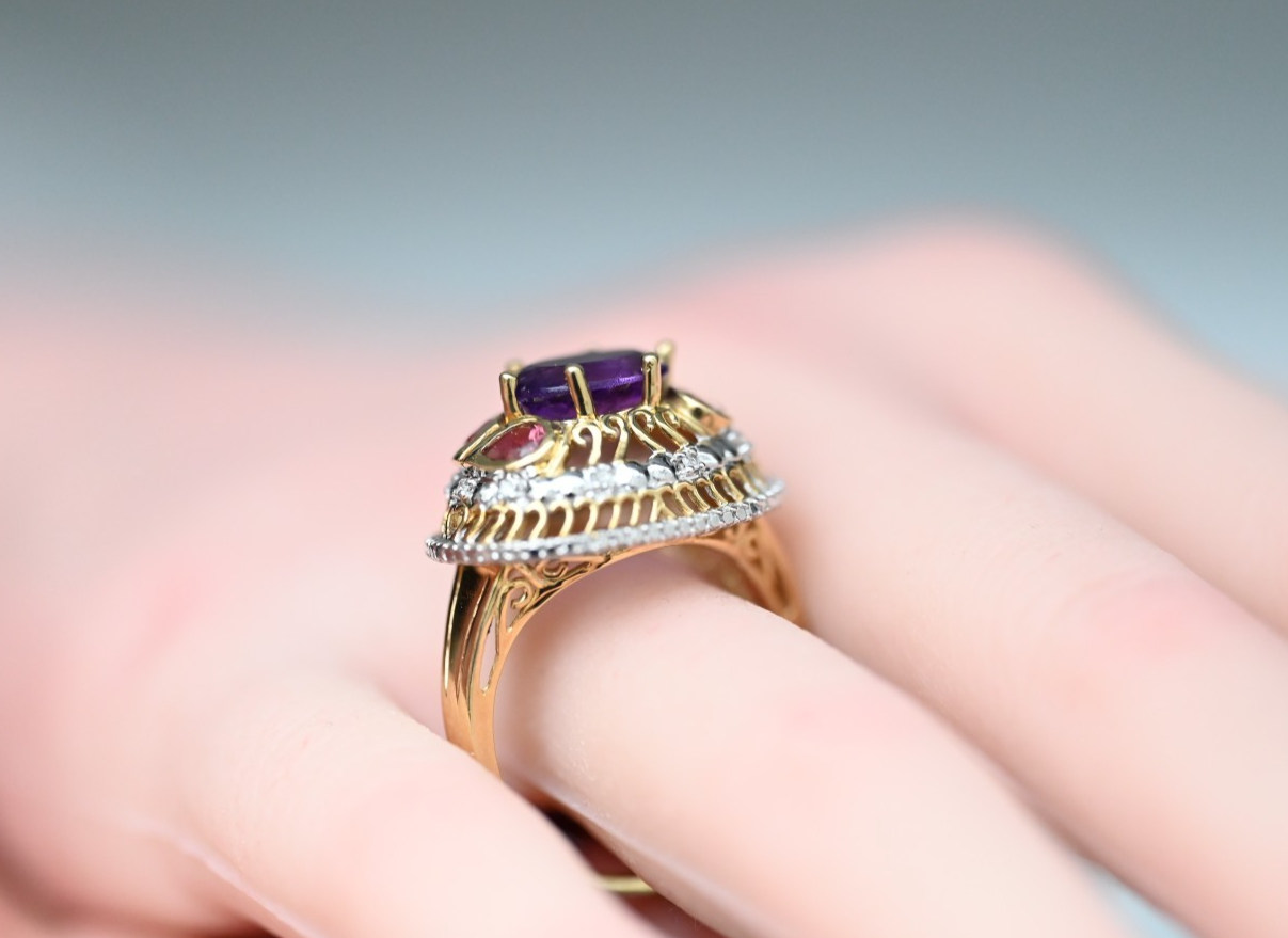Eye-Catching Vintage Two Tone 10k Gold Cocktail Ring with Faceted Oval Amethyst8