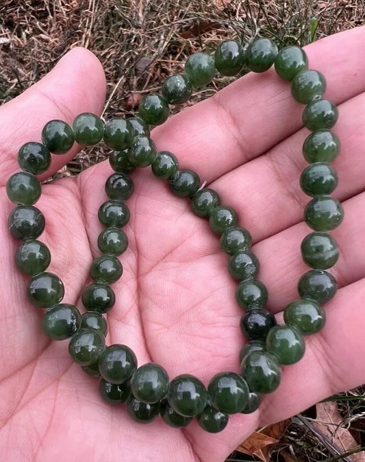 Vibrant Green Antique / Vintage Spinach Natural Nephrite Jade Beaded Necklace1