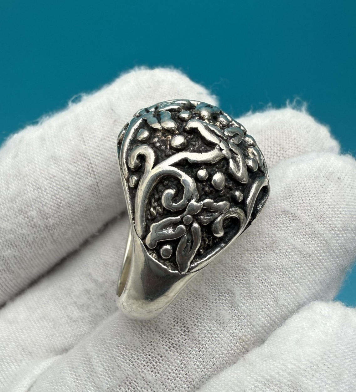Stunning Vintage Designer Sterling Silver Ring with Floral Motif8