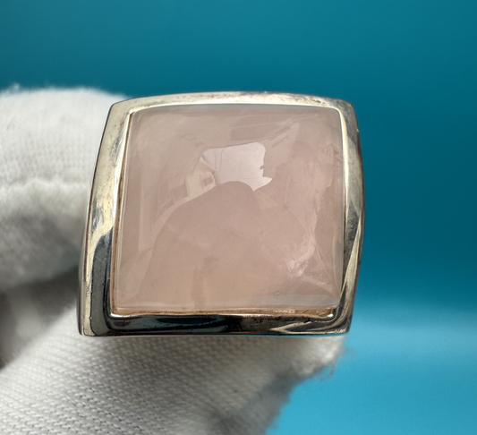 Lovely Sterling Silver Ring with Pink Quartz Gemstone1