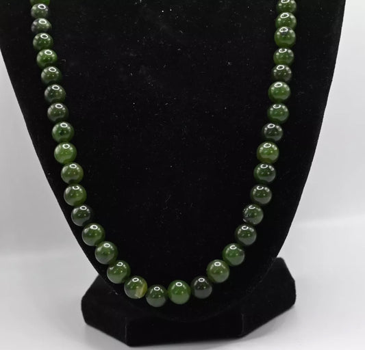 Lovely Antique / Vintage Chinese Green Jade Necklace1
