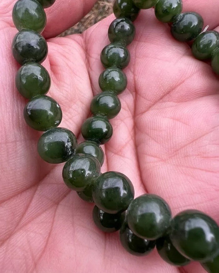 Vibrant Green Antique / Vintage Spinach Natural Nephrite Jade Beaded Necklace2