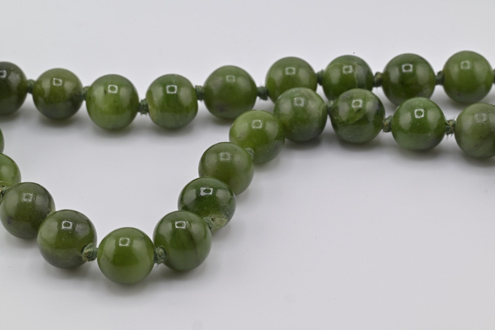 Gorgeous Antique / Vintage Light Spinach Natural Green Jade Beaded Necklace5