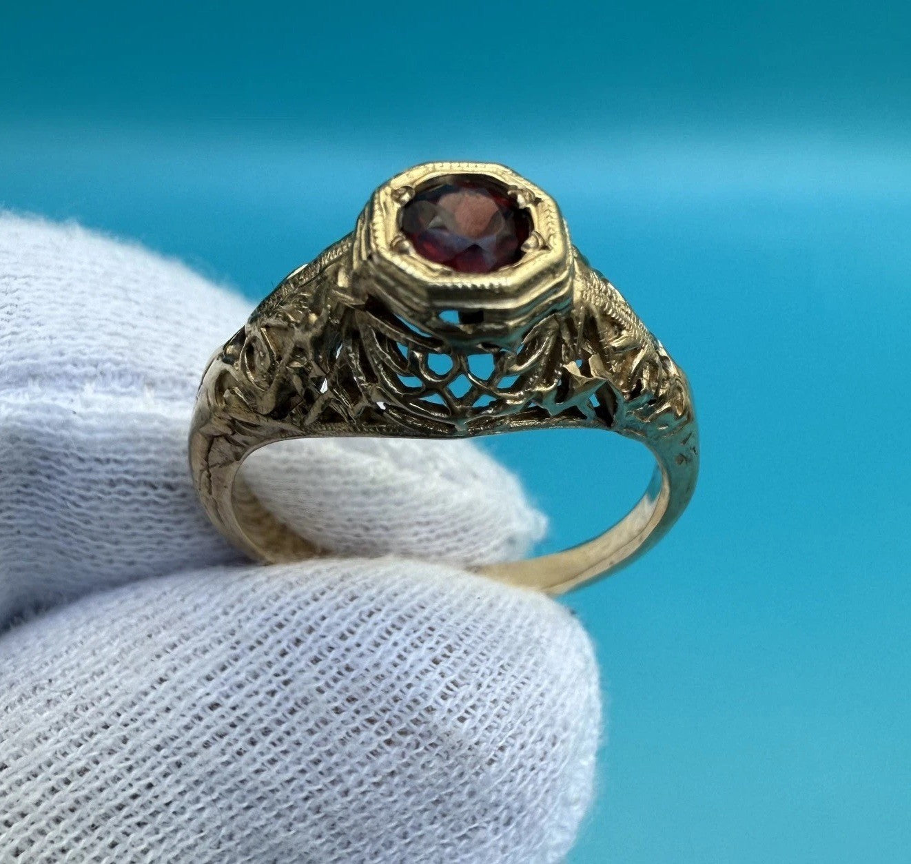 Super Attractive Antique Filigree 14k Yellow Gold Ring w/ Red Gem 7