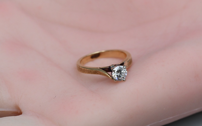 Wonderful Vintage 14k Yellow Gold Solitaire Ring with .40 ct Round Diamond7