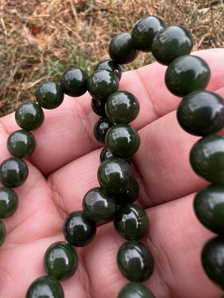 Rich Green Antique / Vintage Spinach Natural Nephrite Jade Beaded Necklace7