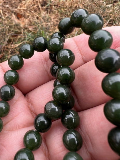 Rich Green Antique / Vintage Spinach Natural Nephrite Jade Beaded Necklace7