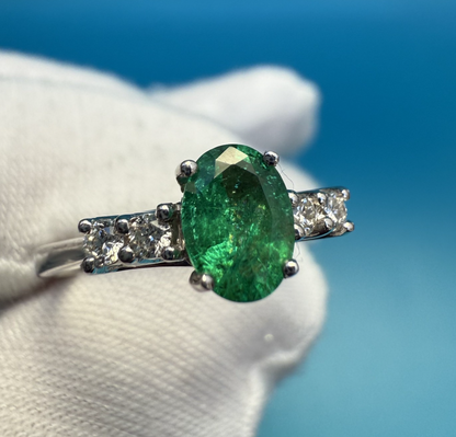 Superb 18K White Gold Ring with Oval Emerald Center Stone and Side Diamonds7