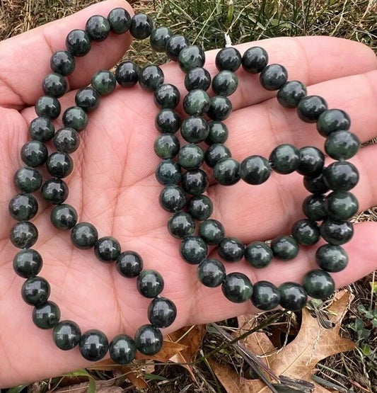Elegant Green Antique / Vintage Spinach Natural Nephrite Jade Beaded Necklace0
