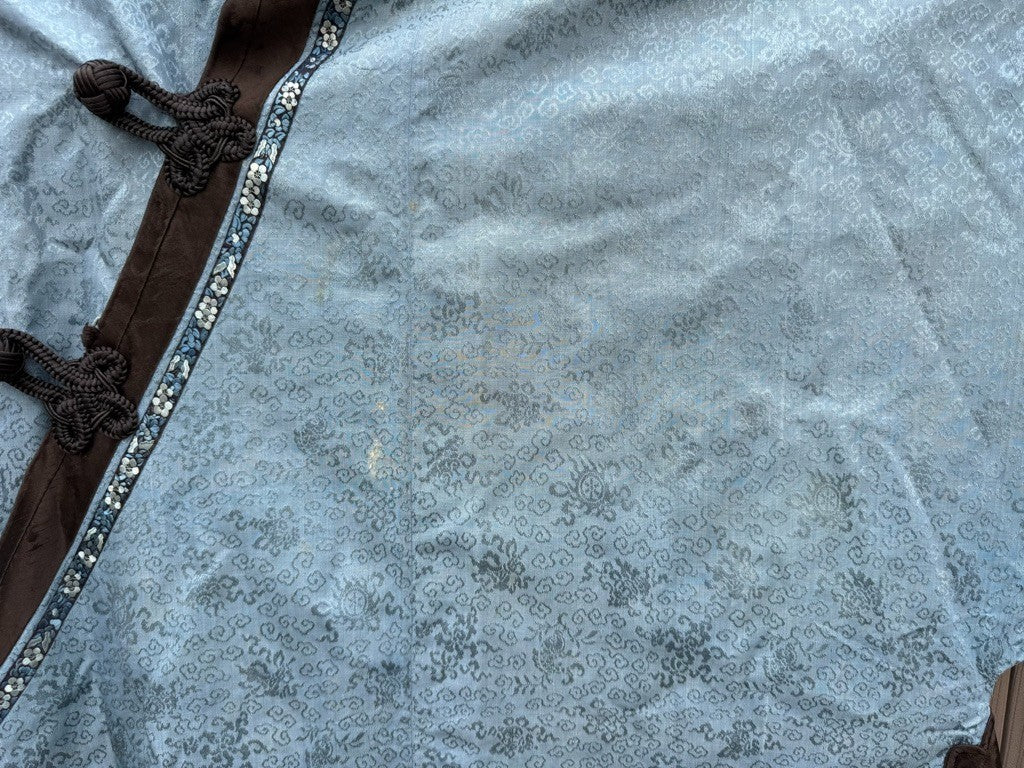 Antique Qing Dynasty Chinese Silk Embroidery Robe In Blue With Yellow Sleeve End2