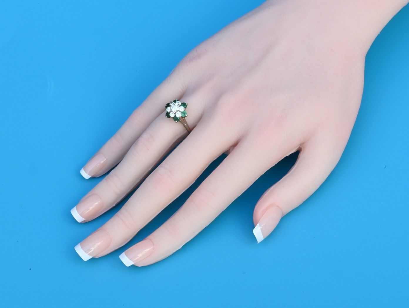 Wonderful Vintage Floral 12K -14K White Gold Ring W/ Natural Diamonds & Emeralds3