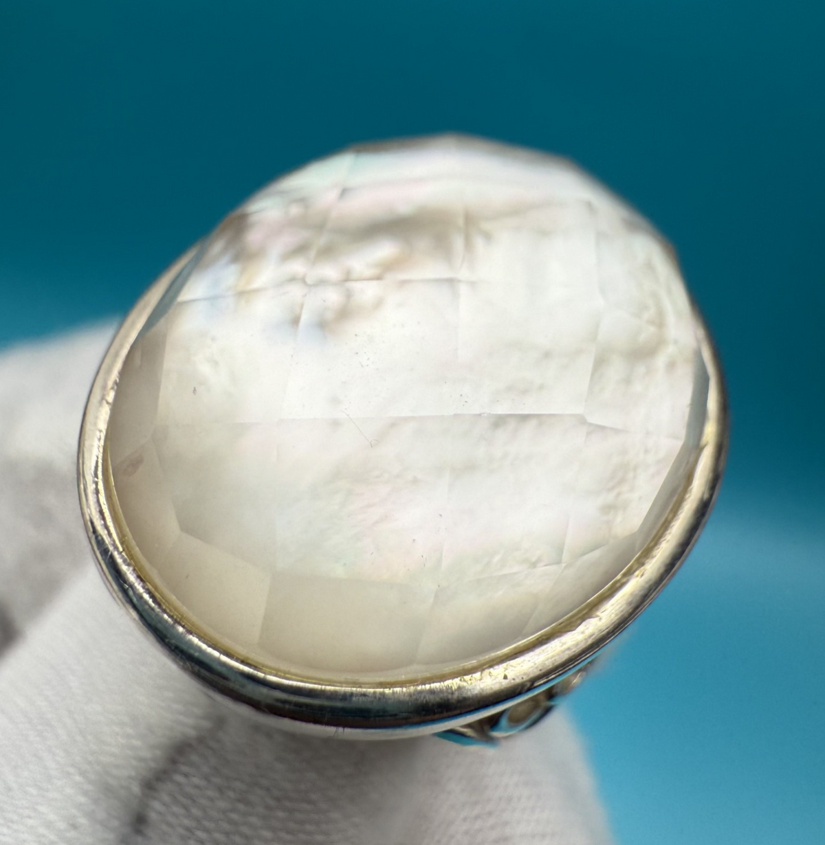 Vintgage Whitney Kelly Sterling Silver Ring with Faceted Mother of Pearl 4