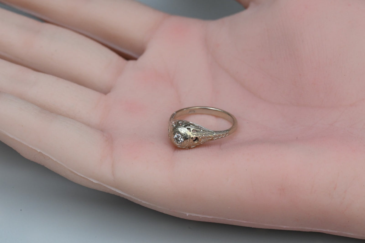 Lovely Art Deco era Ring with Intricate Filigree Work & Antique Cut Diamonds6