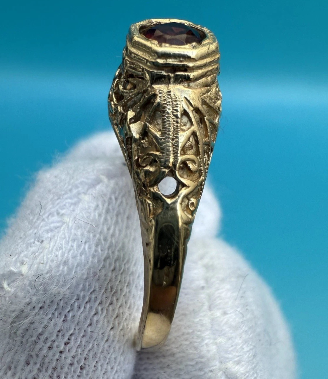 Super Attractive Antique Filigree 14k Yellow Gold Ring w/ Red Gem 4