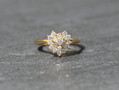 Stunning 18K Yellow Gold Natural Diamond Cluster Ring in Heart Shape Design0