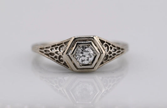 Antique Art Deco 1900s Filigree Motif 18k White Gold & Diamond Ring0