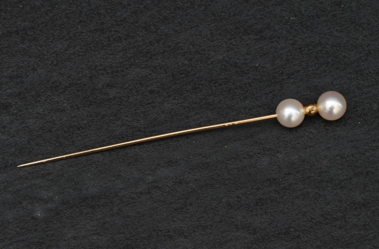 Vintage 14K Yellow Gold Stick Pin with Classic Double Pearl Accent0