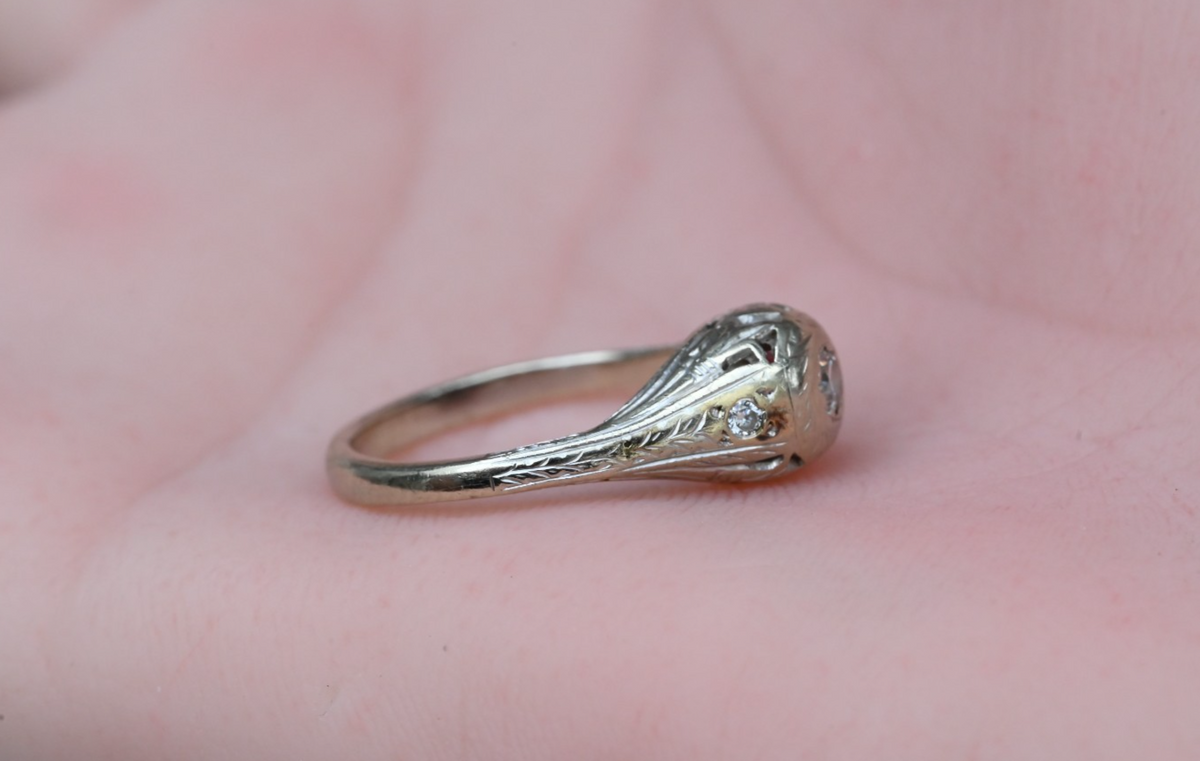 Lovely Art Deco era Ring with Intricate Filigree Work & Antique Cut Diamonds7