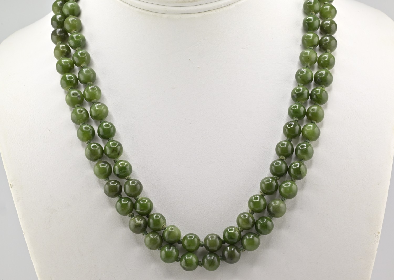 Gorgeous Antique / Vintage Light Spinach Natural Green Jade Beaded Necklace0