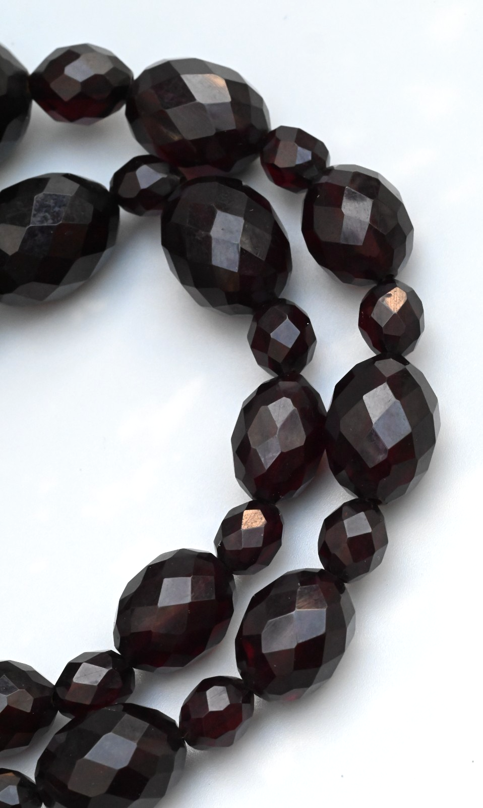 Large Antique / Vintage Art Deco Faceted Beaded Cherry Bakelite Necklace5