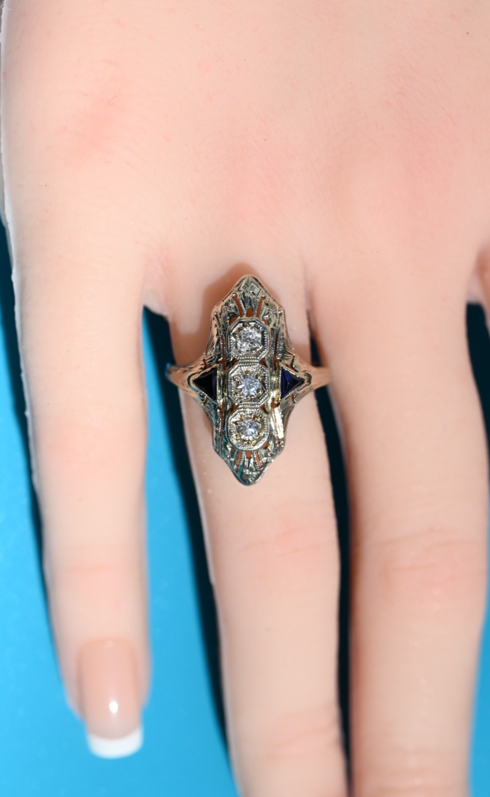 Gorgeous 18K White Gold Edwardian / Art Deco Filigree Diamond & Sapphire Ring5