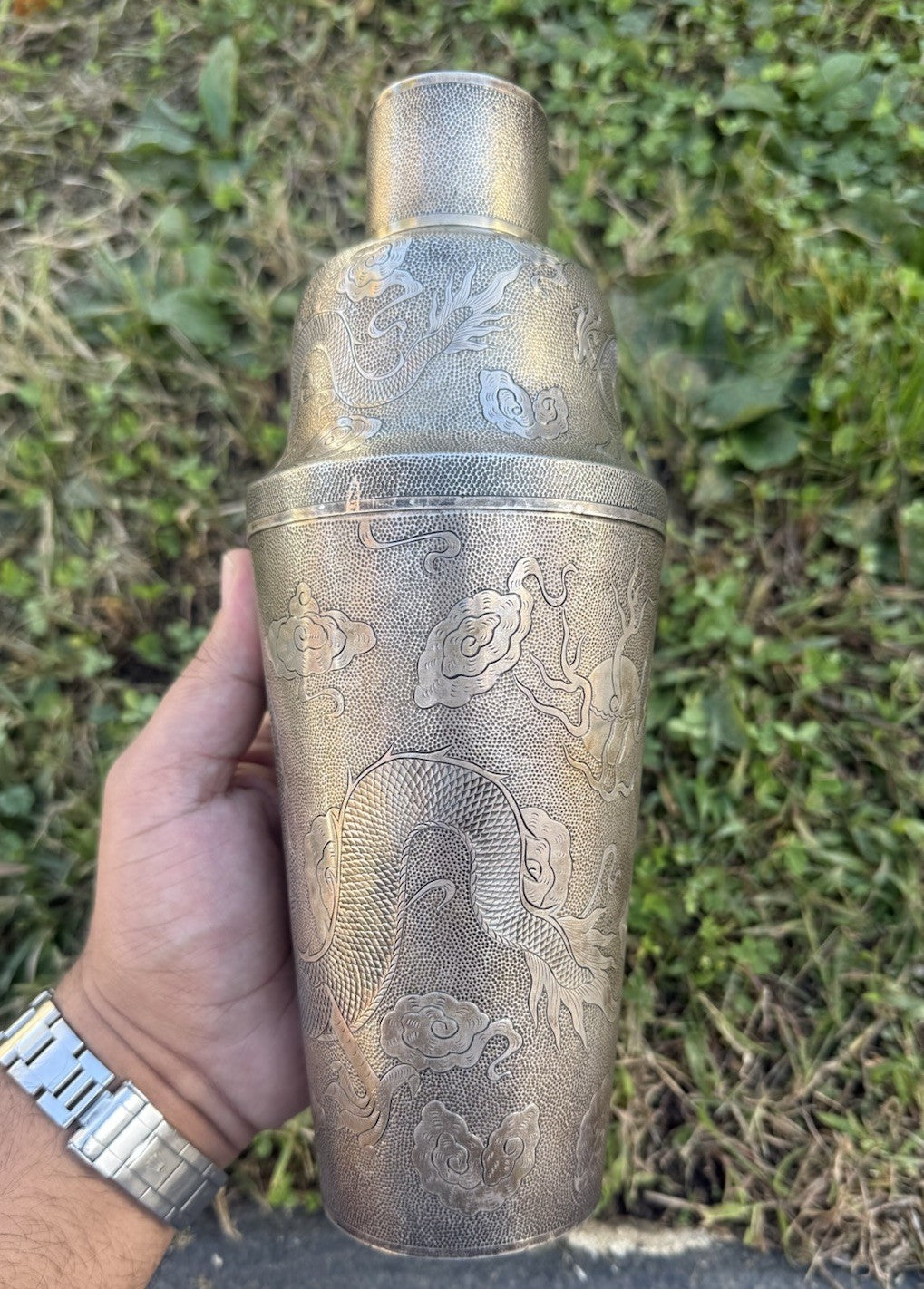 Etched Antique Dragon Design Teh Ling Export Silver Cocktail Shaker 615 Grams6