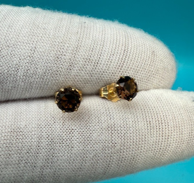Vintage 14k Yellow Gold Stud Earrings with Brilliant Cut Gems 0