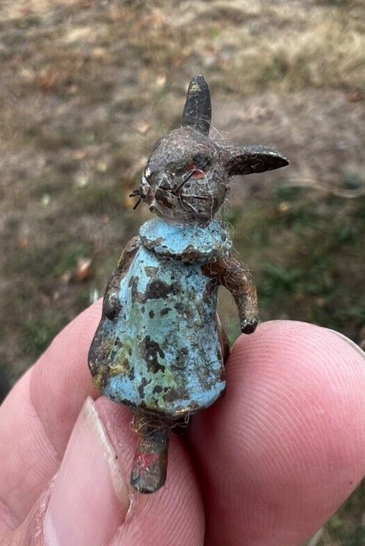 Miniature Antique Peter Rabbit Cold Painted Vienna Bronze Beatrix Potter Figure2