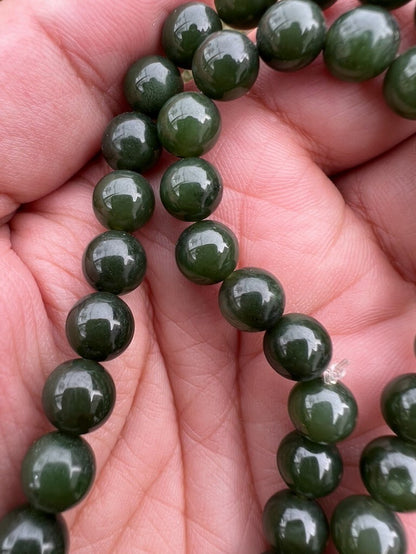 Rich Green Antique / Vintage Spinach Natural Nephrite Jade Beaded Necklace2