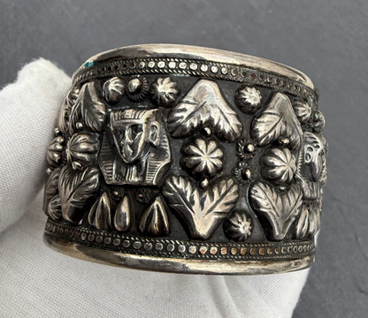 Awesome Vintage Egyptian Revival Tutankhamun 900 Middle East Silver Cuff Bangle3