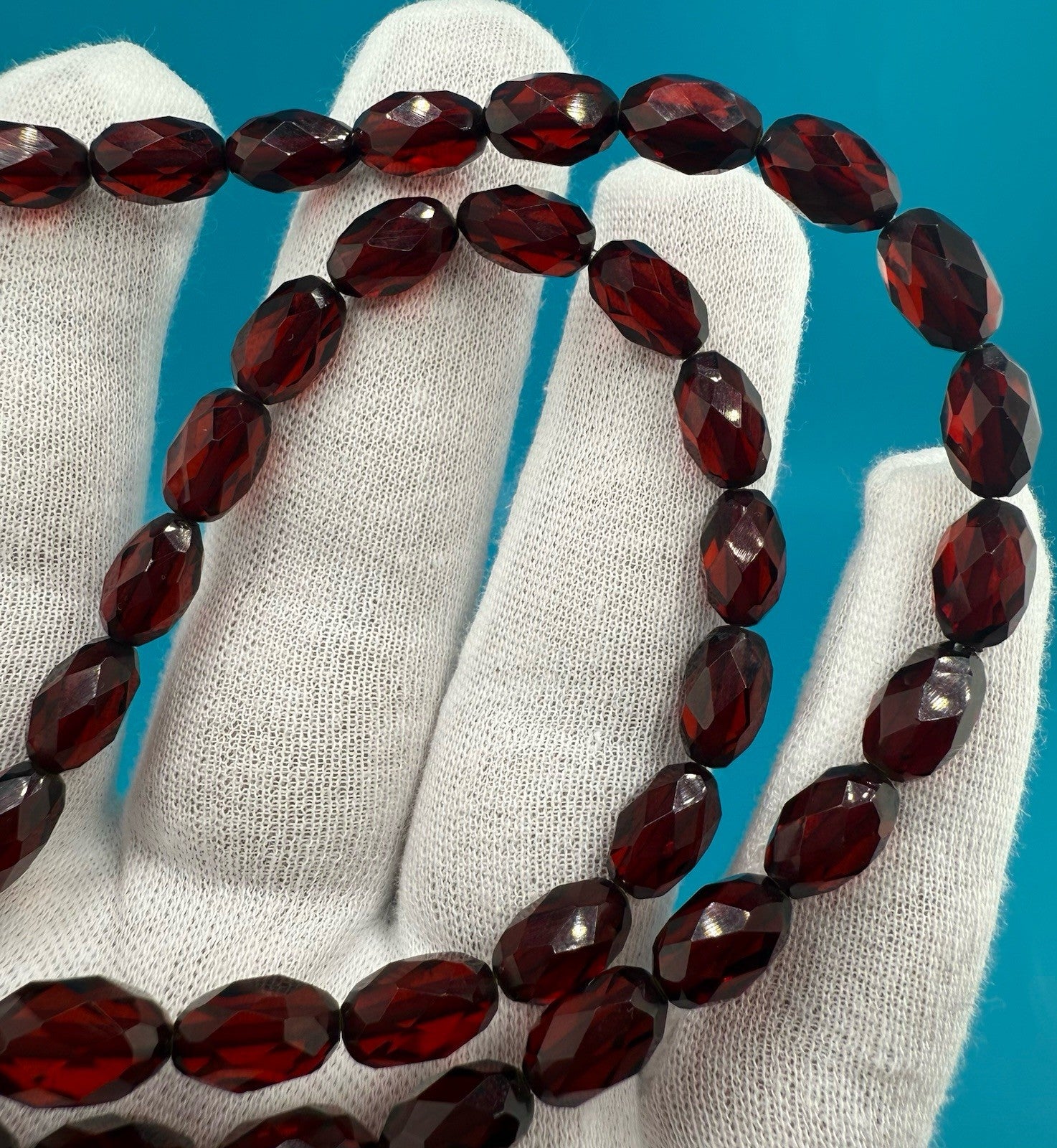 Antique / Vintage Art Deco Faceted Beaded Cherry Bakelite Necklace 44 Gram7