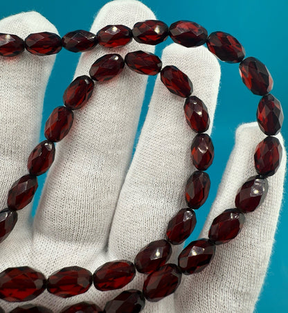 Antique / Vintage Art Deco Faceted Beaded Cherry Bakelite Necklace 44 Gram7