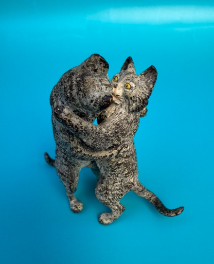 Rare Antique 1900s Austrian Vienna Cold Painted Bronze of Cat Lovers Kissing5