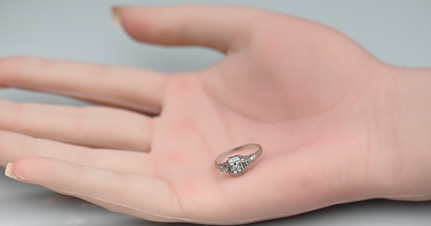 Authentic Antique Art Deco 1920s - 1930s 14K WG Filigree & Diamond Ring8