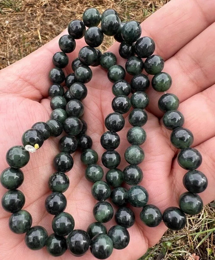 Lovely Antique / Vintage Spinach Green Natural Nephrite Jade Beaded Necklace7