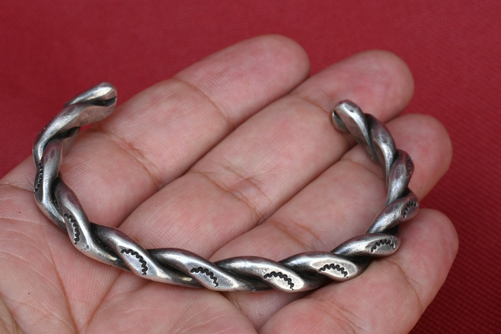 Southwestern-style Twisted Wire and Carinated Sterling Silver Cuff Bracelet0